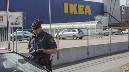 Un ataque con arma blanca en una tienda de Ikea en Suecia